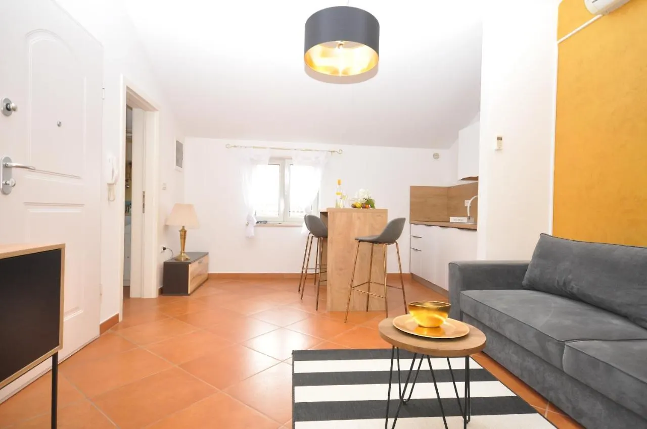 Kala Main Square Poreč Apartamento